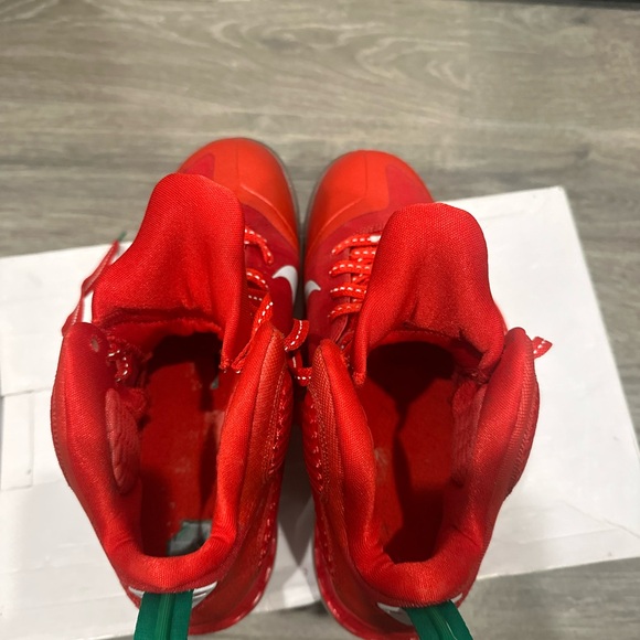 Nike Lebron 9s Christmas Edition - Picture 5 of 8